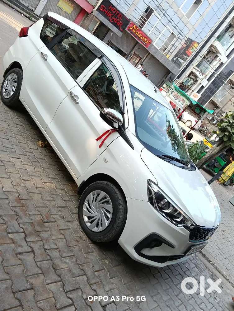 Maruti Suzuki Ertiga Lxi 2025