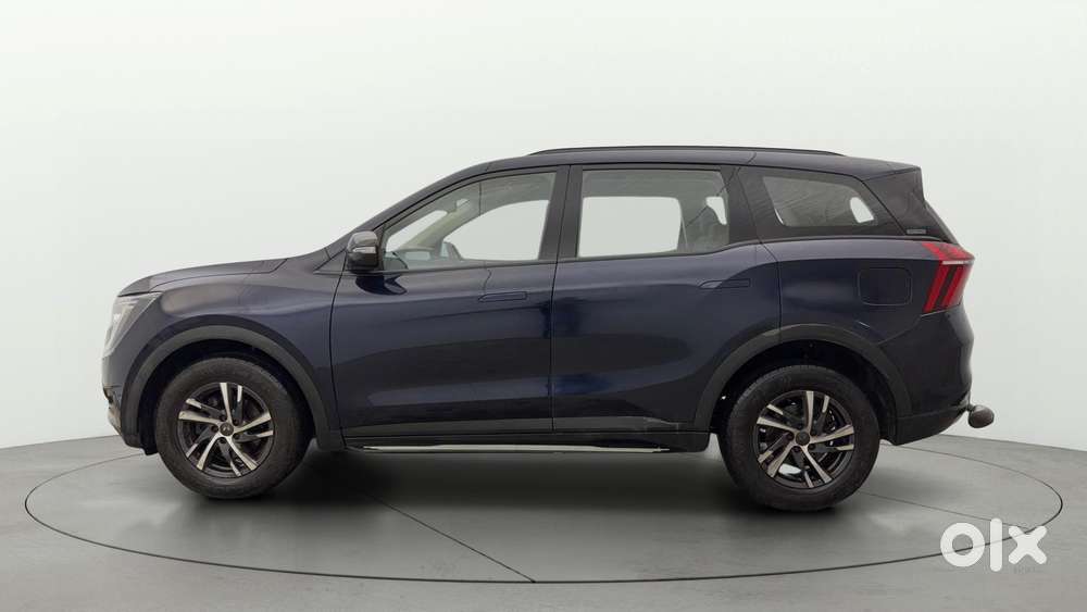 Mahindra Xuv700 2.0 Ax 5 Petrol Mt 7 Str, 2022, Petrol