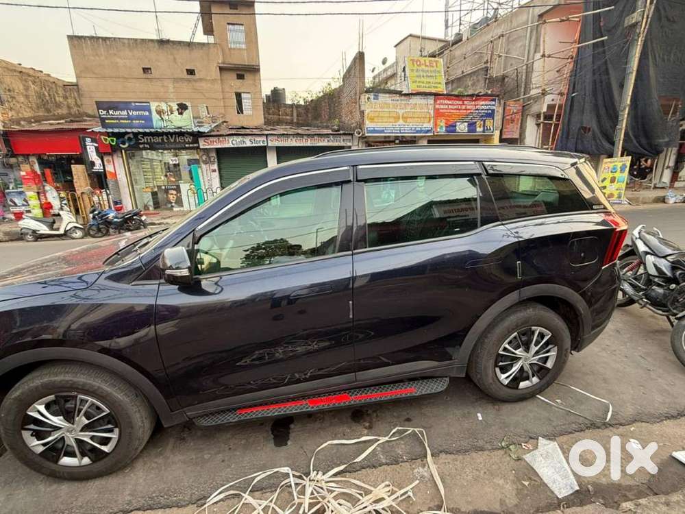 Mahindra Xuv700  Well Maintained  Less Driven  Single Owner