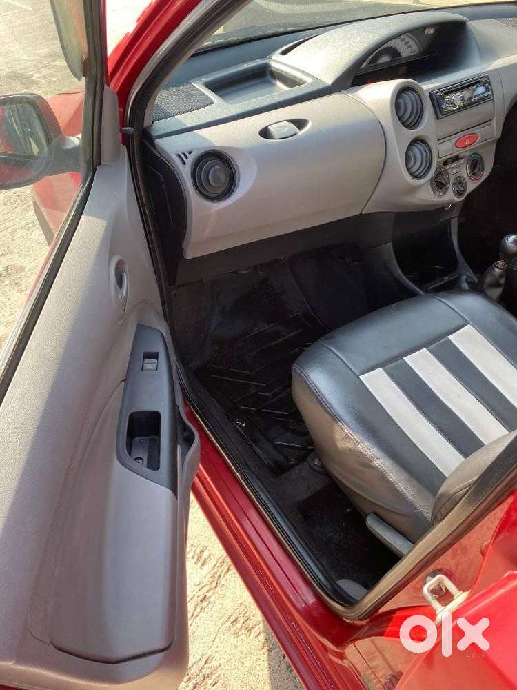 Toyota Etios Liva 2011-2012 G, 2011, Petrol