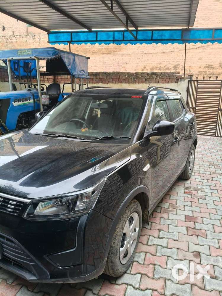 Mahindra Petrol Car 2023