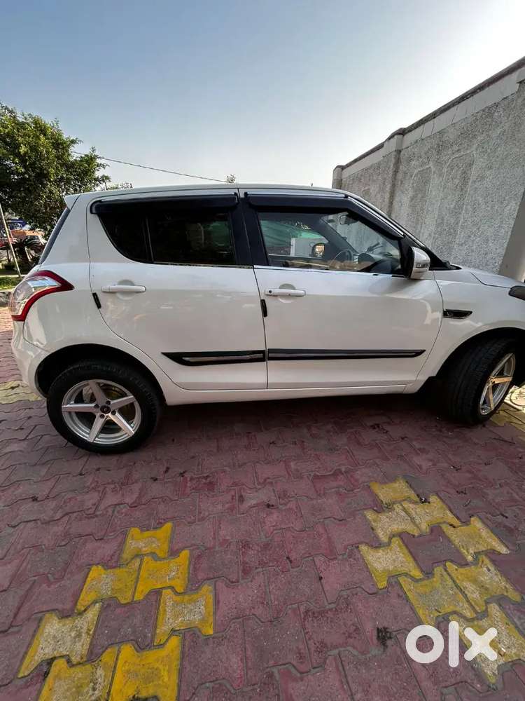 Maruti Suzuki Swift 2015 Diesel 90000 Km Driven