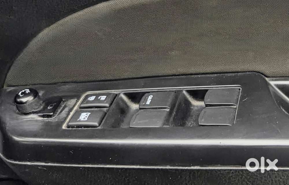 Maruti Suzuki Swift Zxi, 2015, Petrol