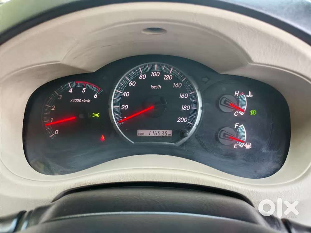 Toyota Innova 2.5 Vx 7 Seater Bs Iv, 2014, Diesel