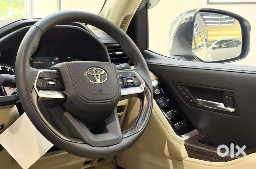 Toyota Land Cruiser V8 Petrol, 2026, Petrol