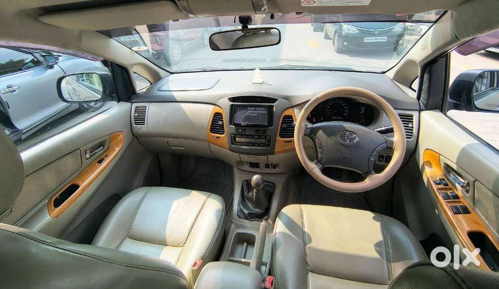 Toyota Innova 2.5 Vx (diesel) 8 Seater Bs Iv, 2011, Diesel
