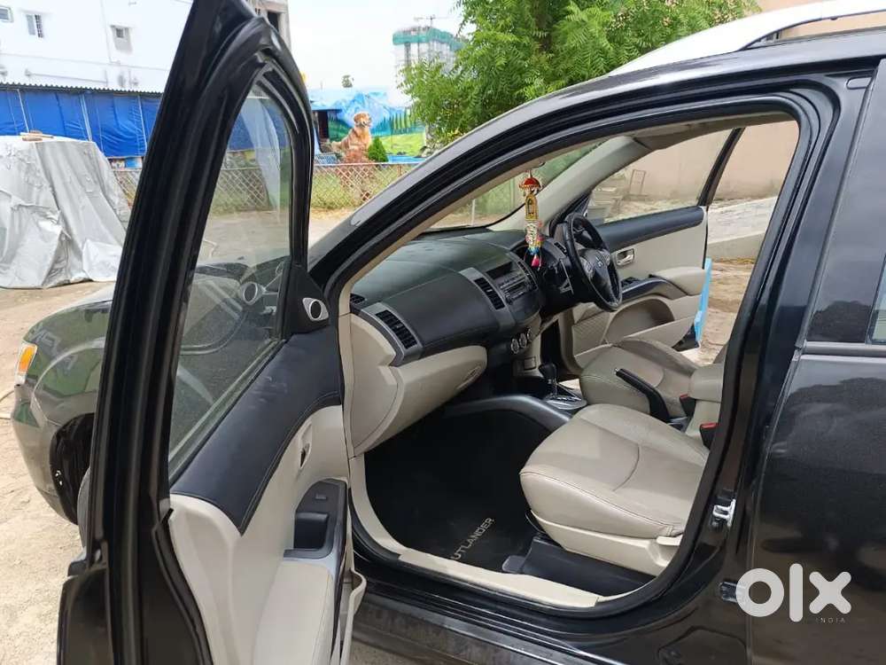 Mitsubishi Outlander 2011 Petrol Well Maintained