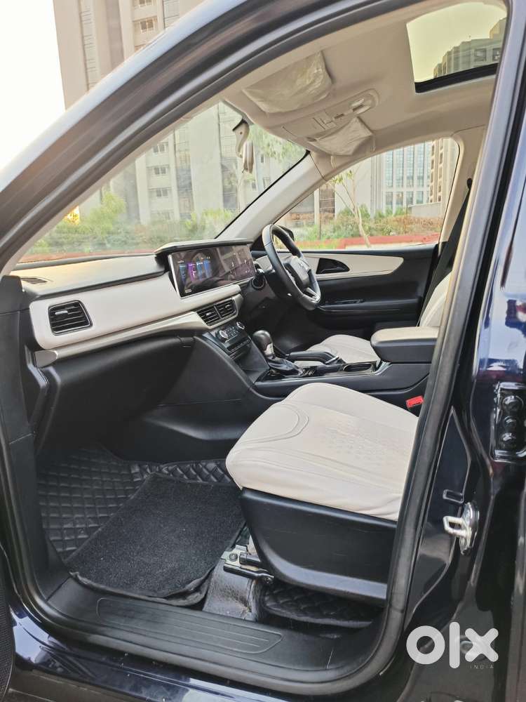 Mahindra Xuv700 2.2 Ax 5 Diesel At 7 Str, 2023, Diesel