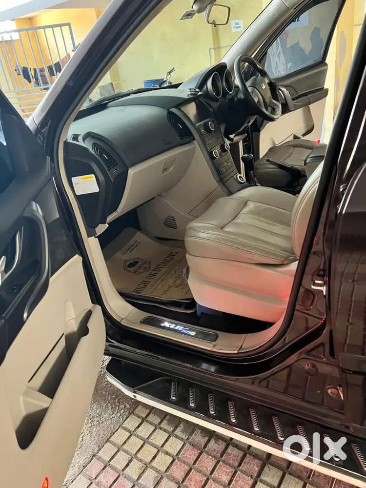 Mahindra Xuv500 W10
