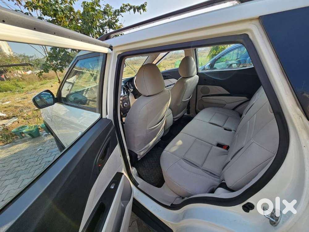 Mahindera Xuv 300 Ist Owner 2023 Model