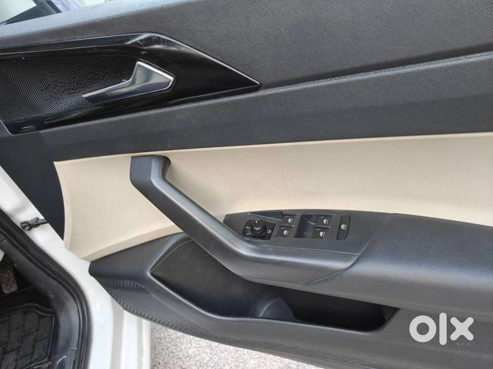 Skoda Slavia Style 1.0l Tsi At, 2022, Petrol