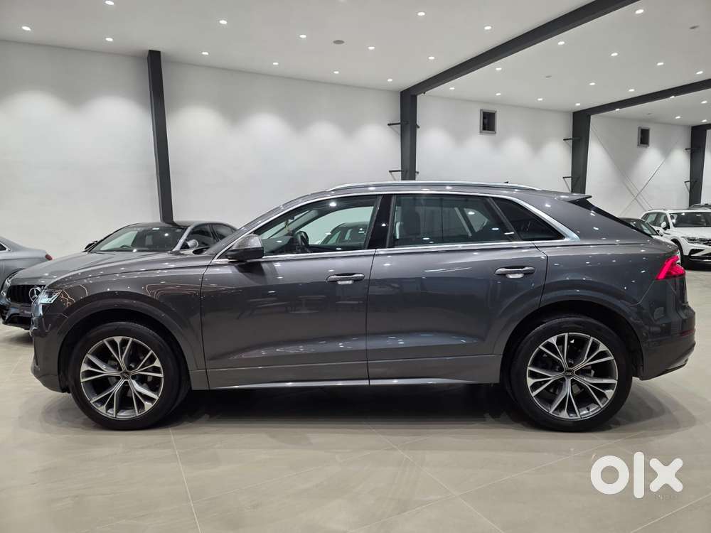 Audi Q8 Limited Edition, 2023, Petrol