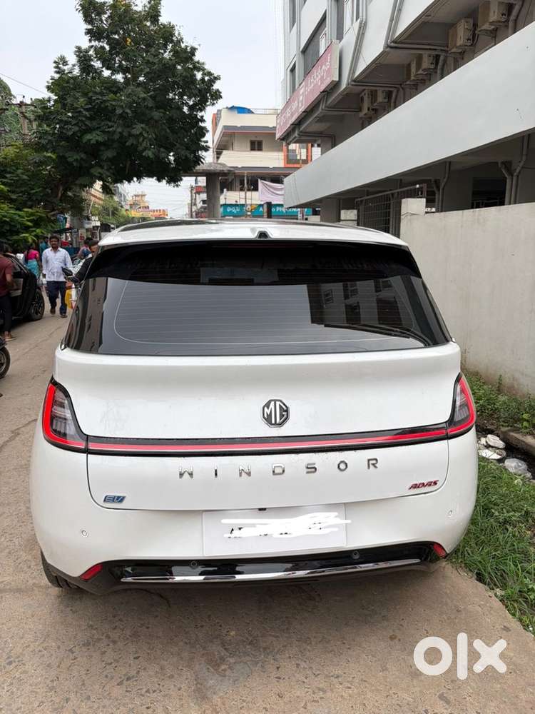 Mg Windsor Ev 2025 Electric Well Maintained