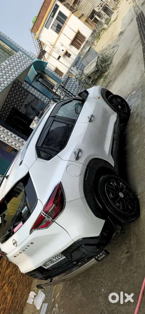 One Hand Car , Extra Boofer Attched