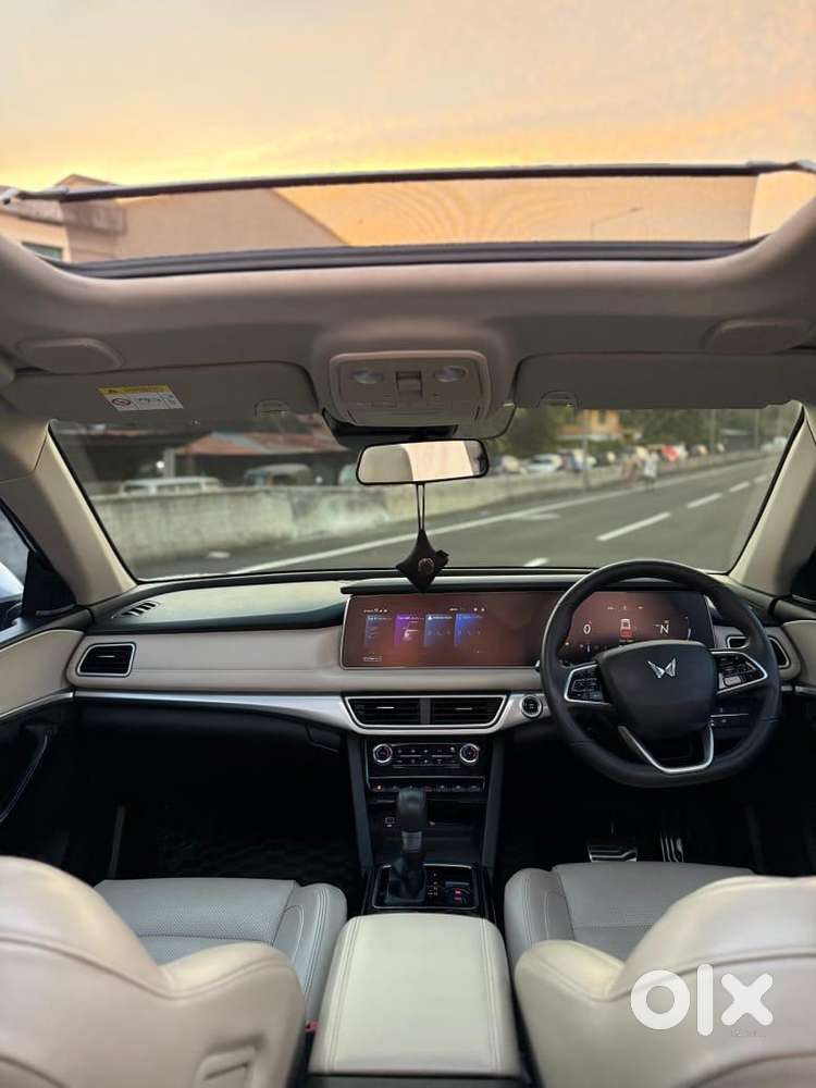 Mahindra Xuv700 2023 Diesel 50000 Km Driven