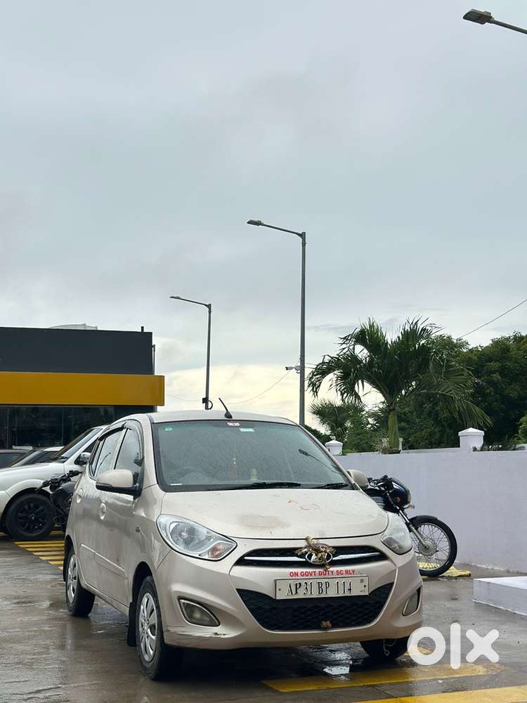 Hyundai I10 Sportz 2011
