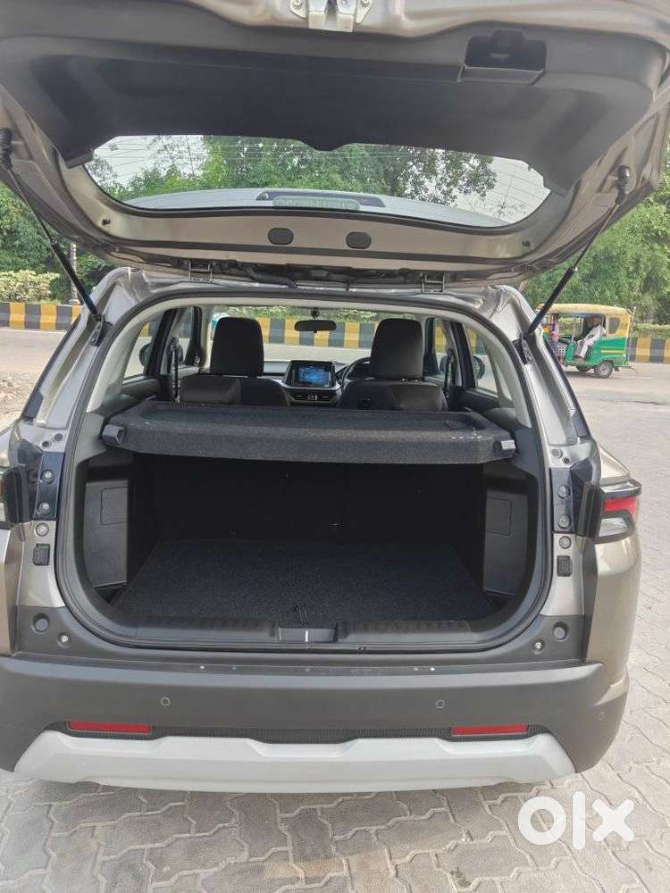 Maruti Suzuki Brezza 1.5 Zxi Smart Hybrid Dual Tone, 2023, Petrol