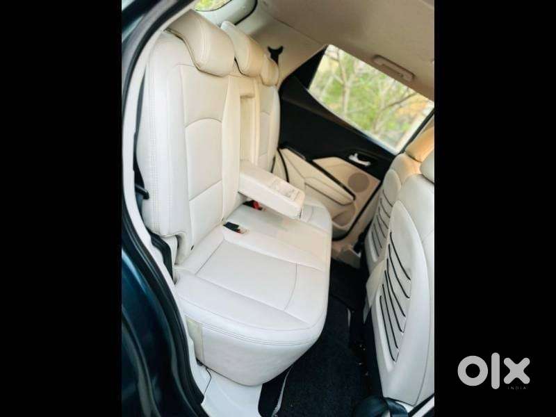 Mahindra Xuv300 W8 Diesel, 2023, Diesel