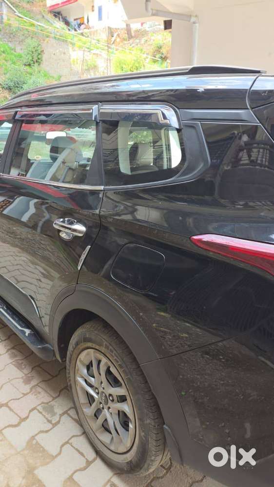 Kia Carens 2024 Petrol 21000 Km Driven