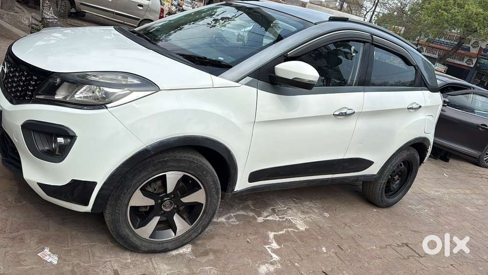 Tata Nexon Xz+ Tope Model Dual Tone Manual