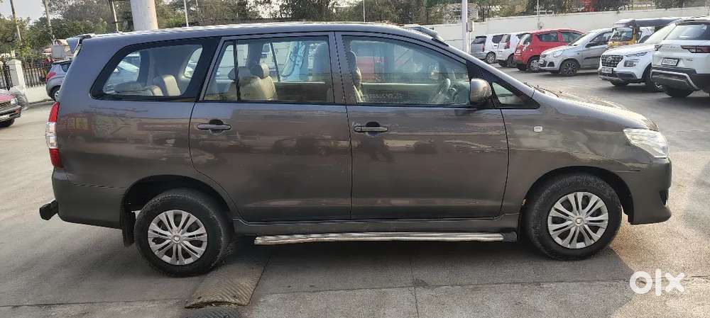 Toyota Innova 2012