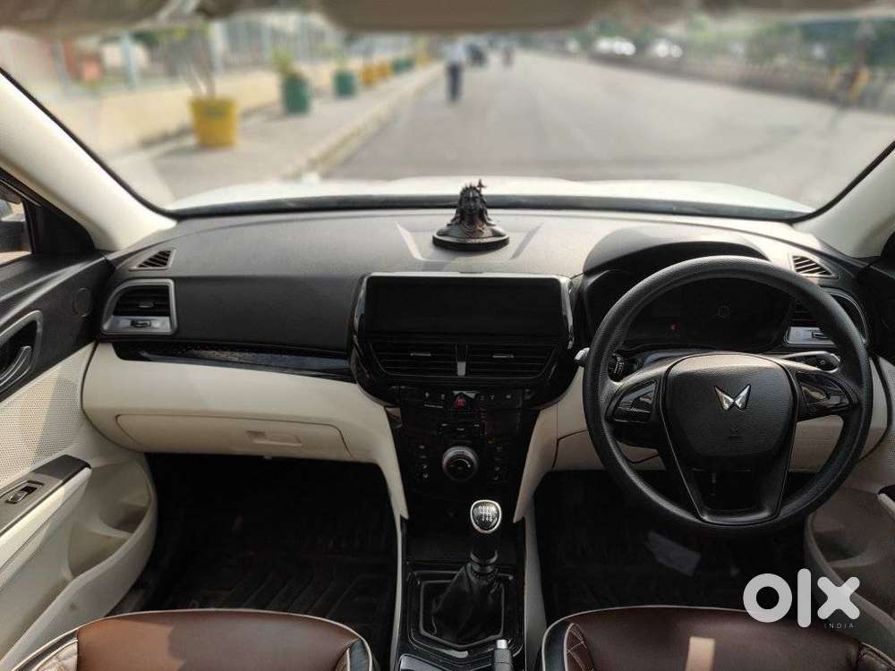 Mahindra Xuv 3xo Mx3, 2025, Petrol