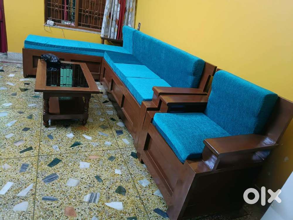 7 seater sofa with coffee table (wooden)