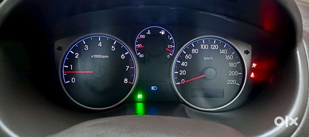 Hyundai I20 1.4 Asta (at), 2011, Petrol