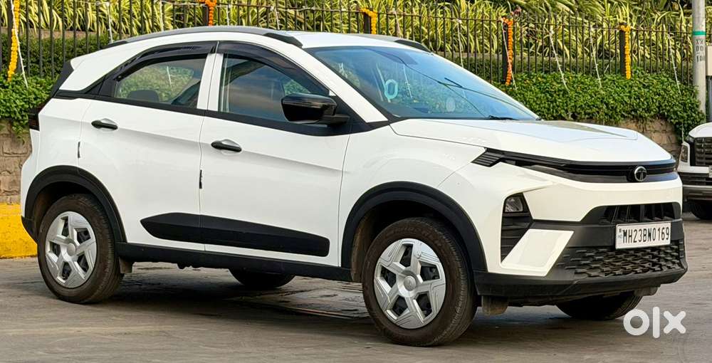 Tata Nexon Smart Plus S 1.2 Revotron Petrol 5 Mt, 2025, Cng & Hybrid..