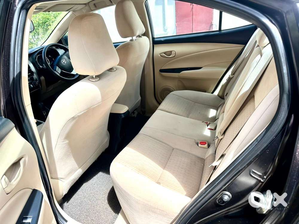 Toyota Yaris J Cvt, 2018, Petrol