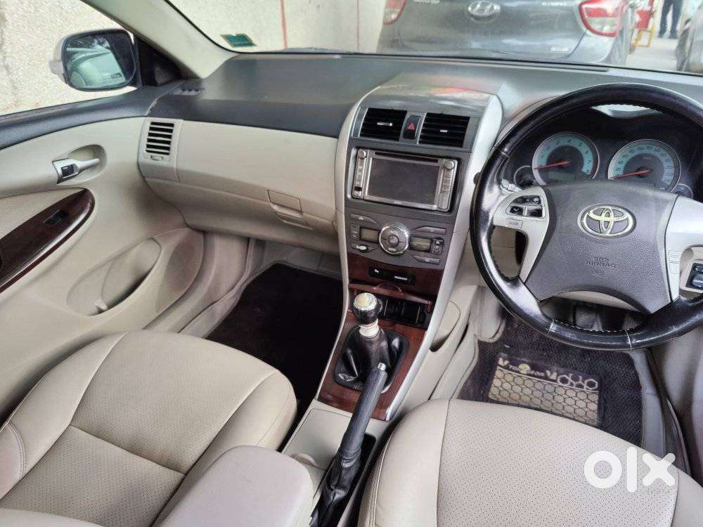 Toyota Corolla Altis 1.8g Limited, 2012, Petrol