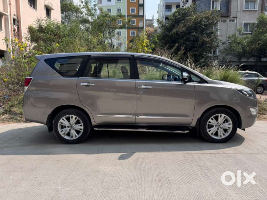 Toyota Innova Crysta 2.8z Automatic, 2016, Diesel