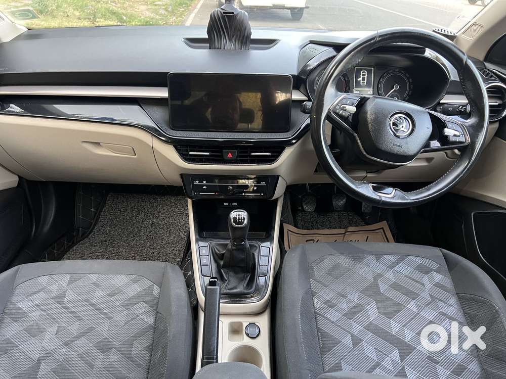 Skoda Slavia Ambition 1.0l Tsi Mt, 2022, Petrol