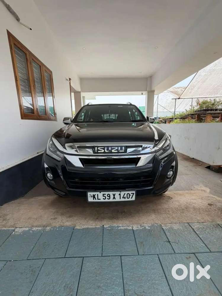 Isuzu V-cross Prestige 2021