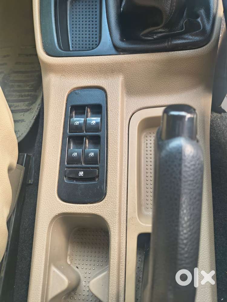 Mahindra Tuv 300 T4 Plus, 2017, Diesel