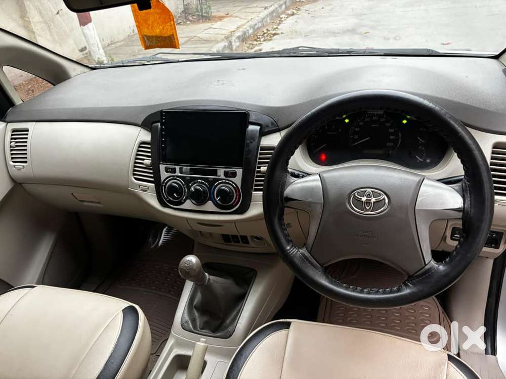 Toyota Innova 2.5 G (diesel) 8 Seater, 2012, Diesel