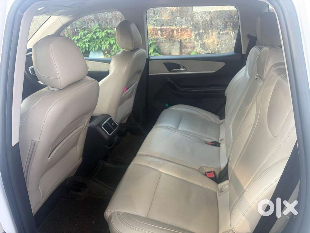 Mahindra Xuv700 2.2 Ax 7 Diesel At Str, 2023, Diesel