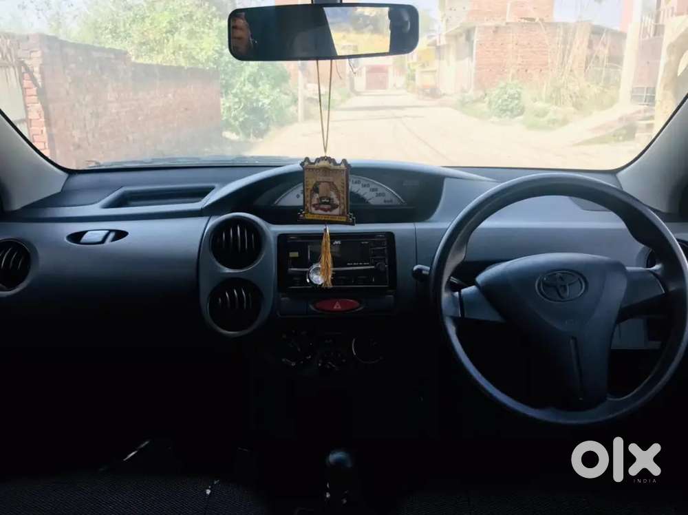 Toyota Etios Liva 2012