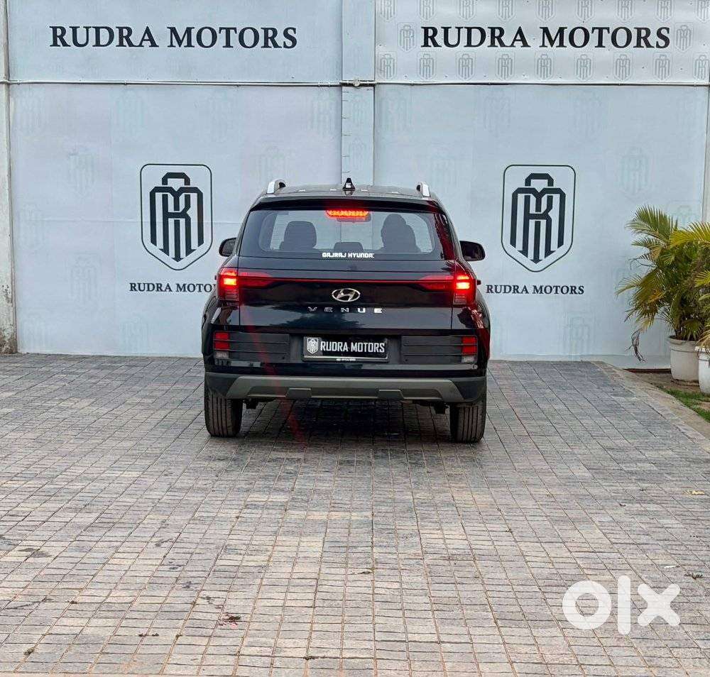 Hyundai Venue 1.2 S (o), 2024, Petrol