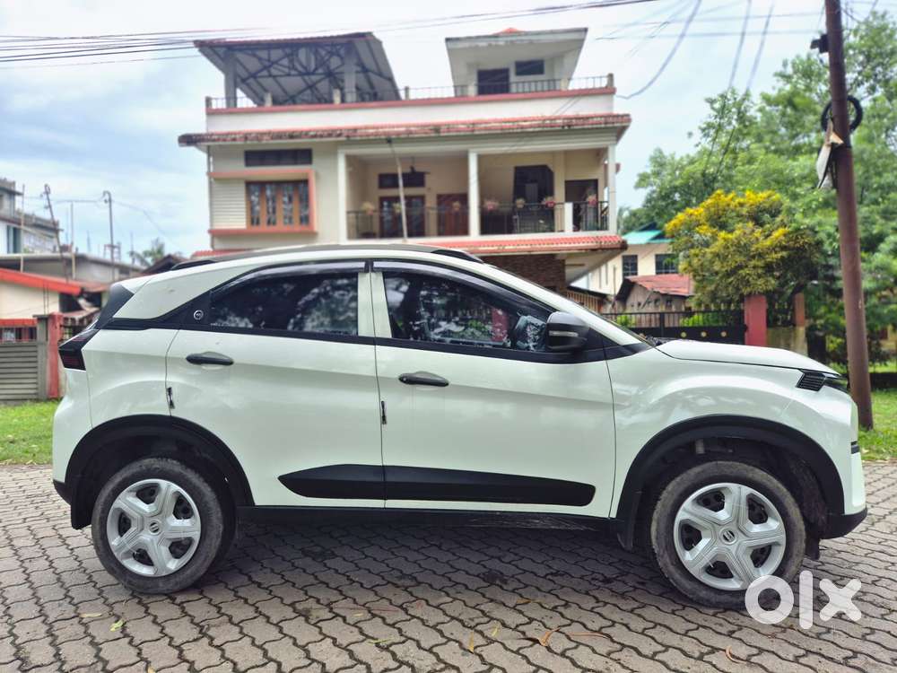 Tata Nexon Smart 1.2 Revotron Petrol 5 Mt, 2024, Petrol