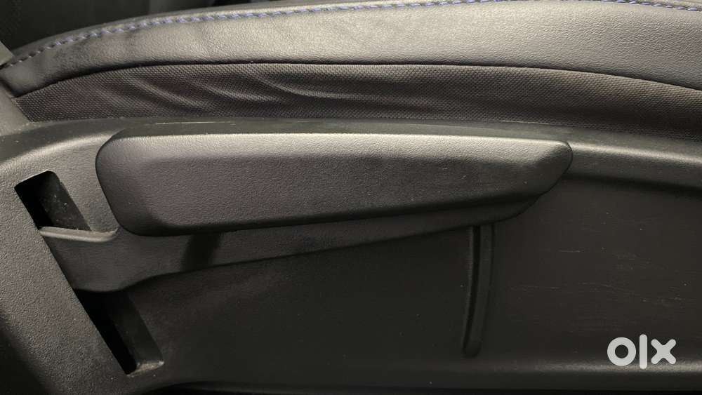 Tata Altroz 1.2 Xza Plus Dark Edition Dct, 2023, Petrol