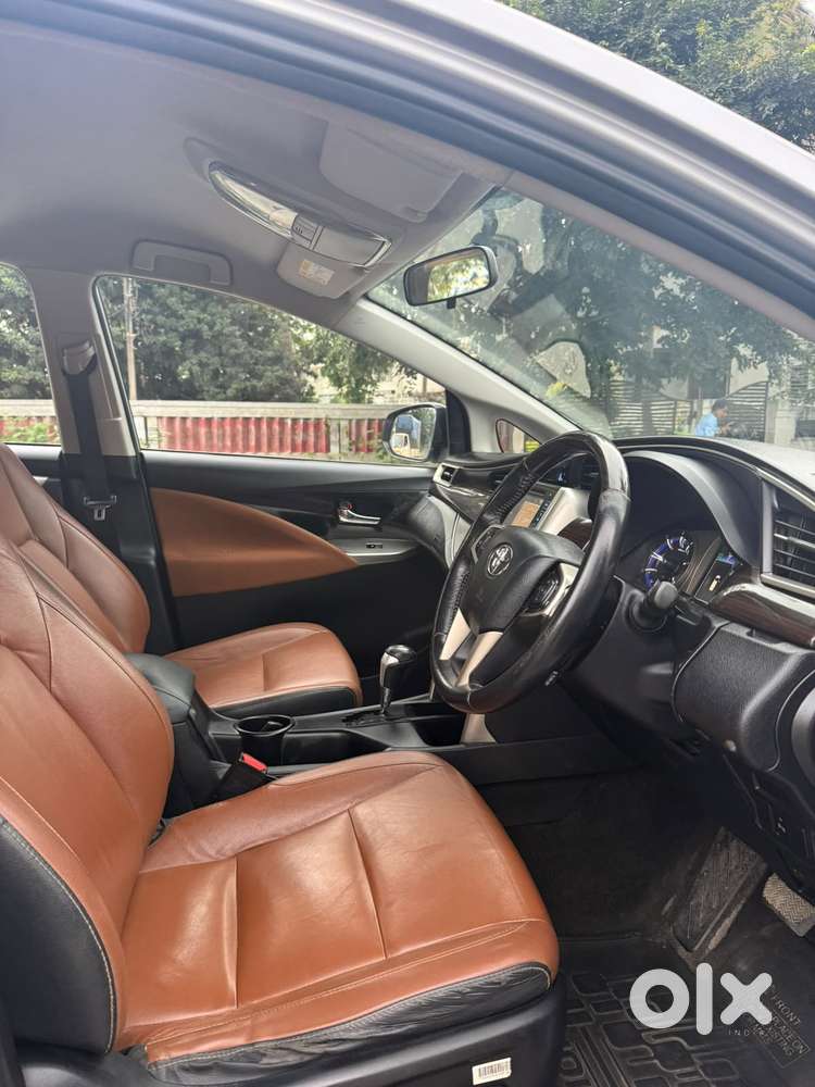Toyota Innova Crysta 2.8 Zx At 7 Seater, 2017, Diesel
