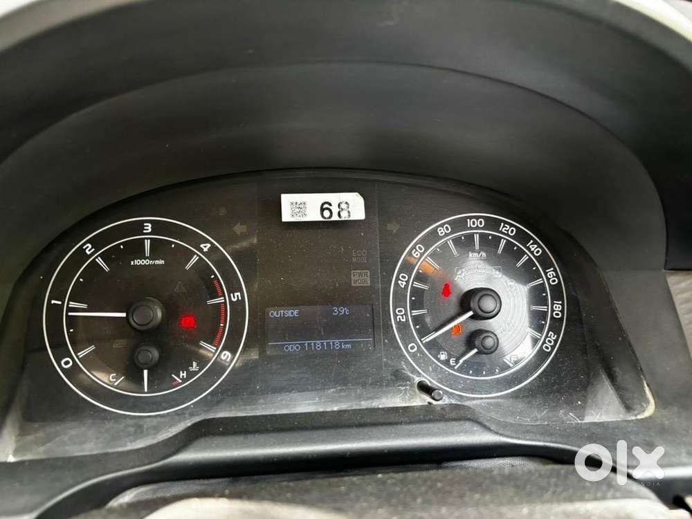 Toyota Innova Crysta 2017 Diesel 122000 Km Driven
