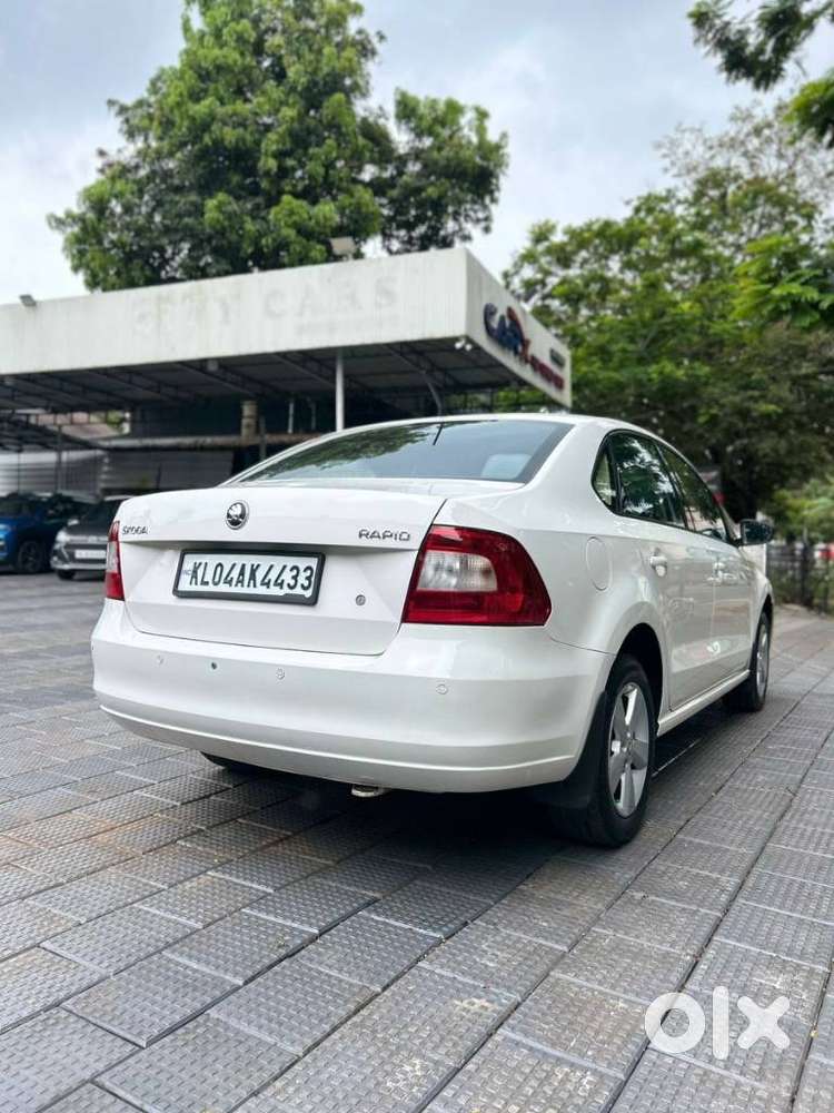 Skoda Rapid 1.6 Mpi Ambition, 2016, Petrol