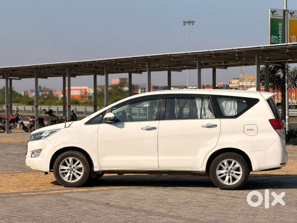 Toyota Innova Crysta 2017 2.4v