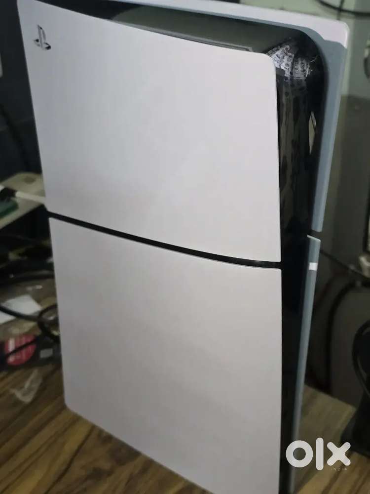 PS5 Slim 1TB - MINT CONDITION (2 Controllers)