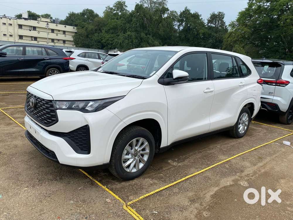 Toyota Innova Hycross 2.0 Gx 8 Str, 2025, Petrol