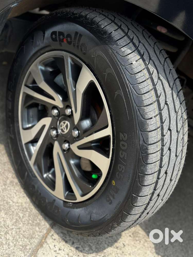 Toyota Innova Crysta [2020-ongoing] 2.4 Vx 8 Str, 2024, Diesel