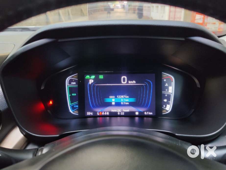 Maruti Suzuki Grand Vitara 1.5 Alpha Plus Intelligent Hybrid Ecvt, 2..