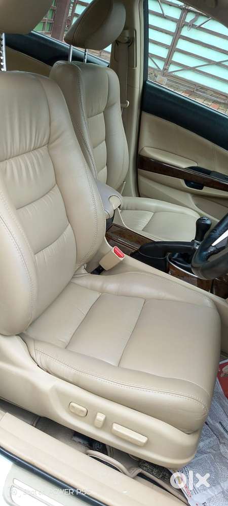 Honda Accord 2.4 Elegance Manual, 2011, Petrol